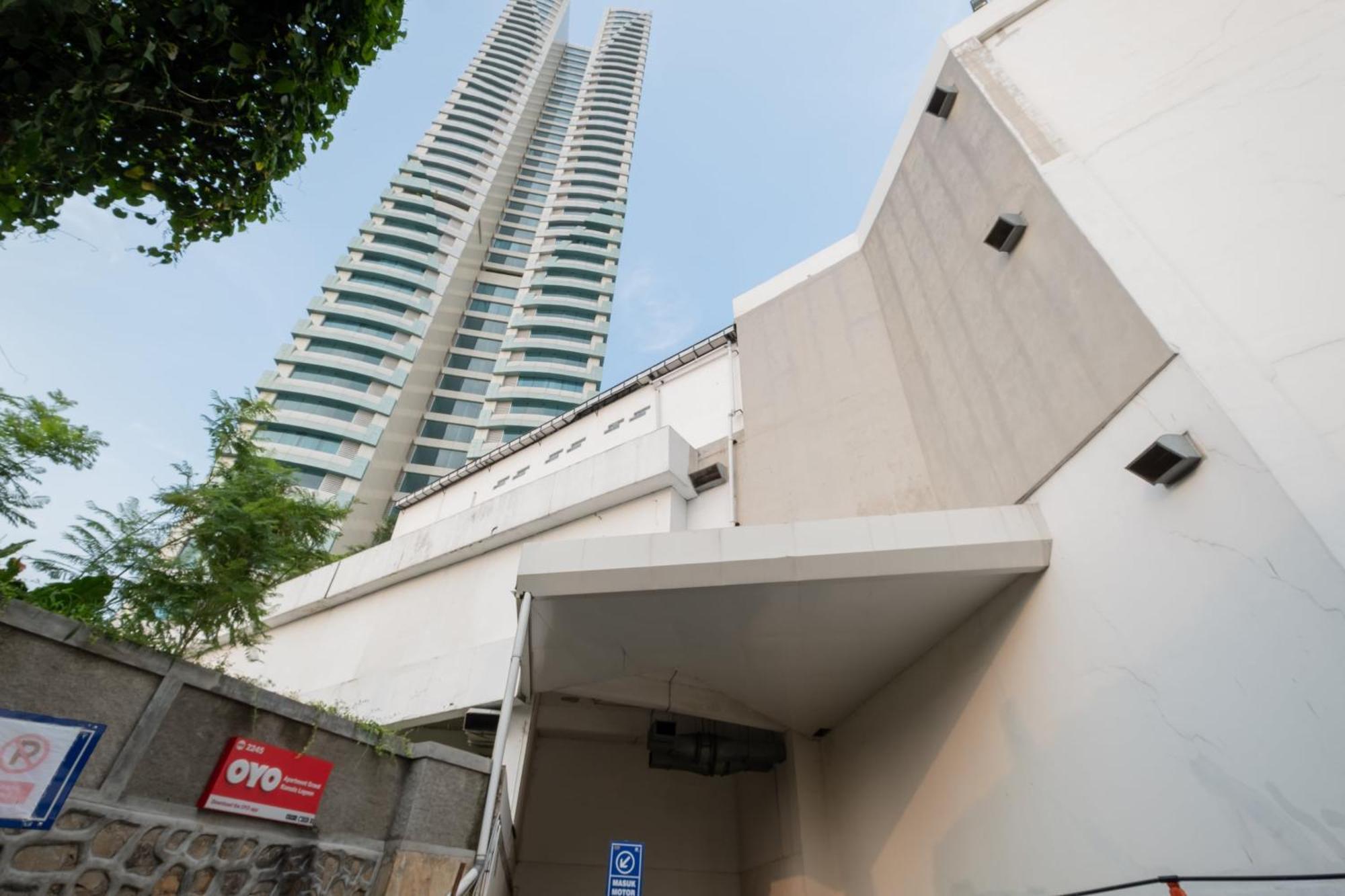 Oyo 2245 Apartment Grand Kamala Lagoon Bekasi Exterior photo